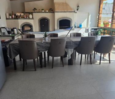 Sighetu Marmatiei House | Family-Friendly Retreat at Casa de lângă pădure