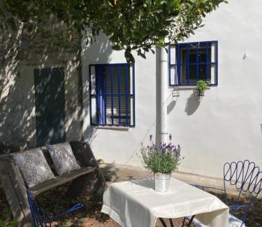 Els Valentins House | Family-Friendly Stay at Casa de l'hort - Els Valentins