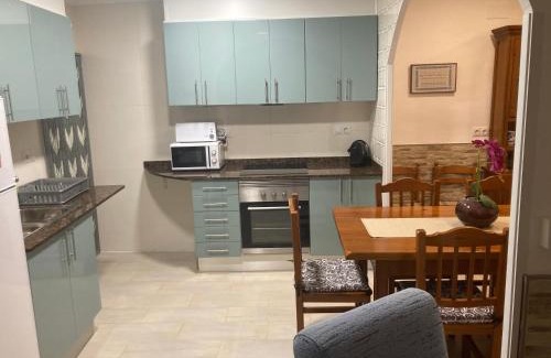Els Valentins House | Family-Friendly Stay at Casa de l'hort - Els Valentins