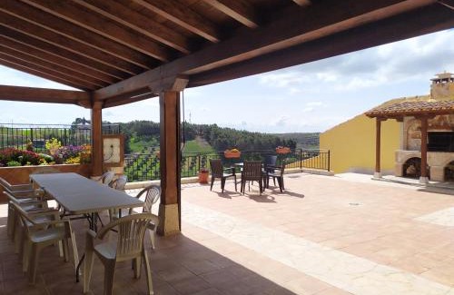 Colmenar de Oreja Apartment | Experience Casa de la Abuela Pili: Oceanfront Gem with Pool