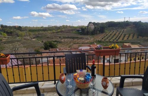 Colmenar de Oreja Apartment | Experience Casa de la Abuela Pili: Oceanfront Gem with Pool