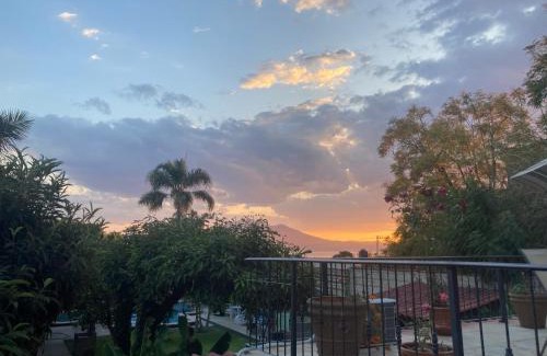 Ajijic Bed & Breakfast | Experience Casa de la Abuela: 4-Star Hotel with Pool & Hot Tub