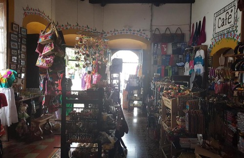 Suchitoto Hotel | Welcoming Casa de la Abuela: Family-Friendly with Hot Tub