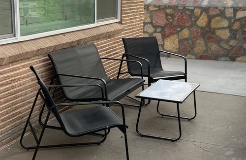El Paso House | Casa de La Cruz: Pet-Friendly 3BR Retreat with Top Ratings