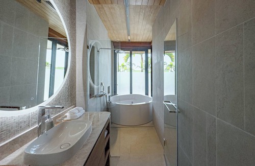 Khuekkhak Resort | Experience Casa de La Flora: 5-Star Ocean View Retreat