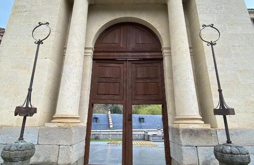 Segovia House | Discover Casa de la Moneda: Family-Friendly Retreat