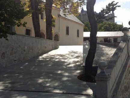 Segovia House | Discover Casa de la Moneda: Family-Friendly Retreat