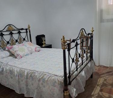Valverde de Jucar House | Delightful Casa de La Parra: Pet & Child Friendly Stay
