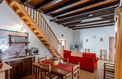 Moclin Villa | Cozy Casa de la Placeta: Your Granada Retreat with Kitchen