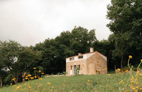 Maceira House | Family-Friendly Getaway at Casa de la Pradera, 9.5/10 Rating