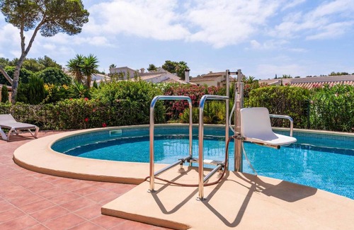 Media Luna Villa | Oceanfront Getaway at Casa de la Risa with Pool Access