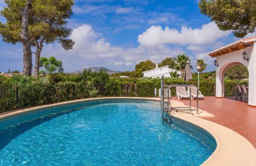 Media Luna Villa | Oceanfront Getaway at Casa de la Risa with Pool Access