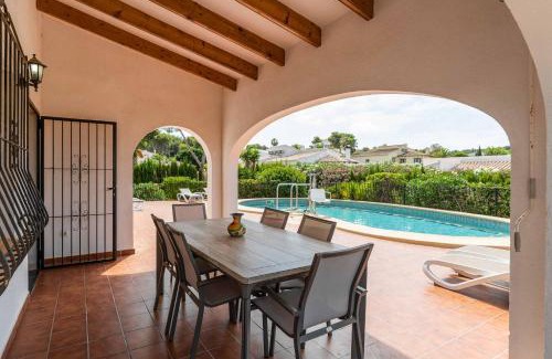 Media Luna Villa | Oceanfront Getaway at Casa de la Risa with Pool Access