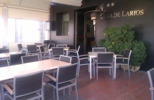 Estepa House | Cozy Casa de Larios: Pet-Friendly Stay with Kitchen Access