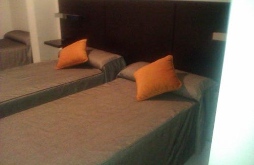 Estepa House | Cozy Casa de Larios: Pet-Friendly Stay with Kitchen Access