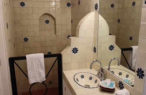 Rancho Cortes Bed & Breakfast | Elegant Getaway at Casa de las Conchas with Pool & Spa