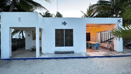 San Crisanto House | Casa De Los Peces: Oceanfront Escape for Families & Pets