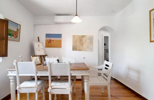 Facinas House | Discover Casa De Los Pintores Facinas - Pet-Friendly Retreat