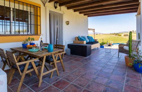 Coin Bed & Breakfast | Relax at Casa de los Sueños: 4-Star Oceanfront Retreat