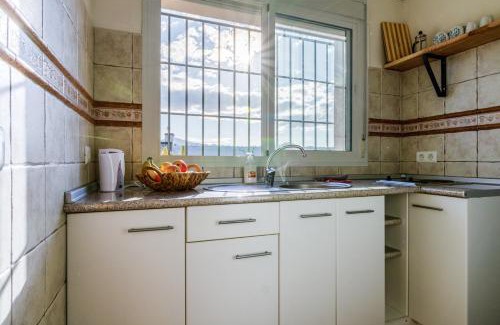 Coin Bed & Breakfast | Relax at Casa de los Sueños: 4-Star Oceanfront Retreat