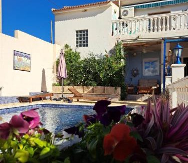 Tozar Apartment | Discover Casa de los Suenos Granada: Oceanfront Retreat