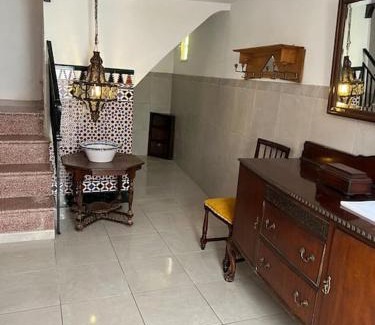 Alhama de Granada House | Explore Casa de los Zapateros: Your Budget-Friendly Getaway