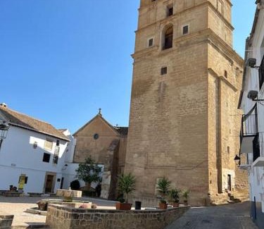 Alhama de Granada House | Explore Casa de los Zapateros: Your Budget-Friendly Getaway