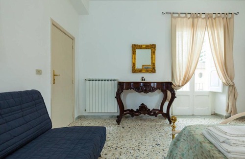 Ceraso House | Casa De Luca: Family-Friendly Apartment in Ceraso Center
