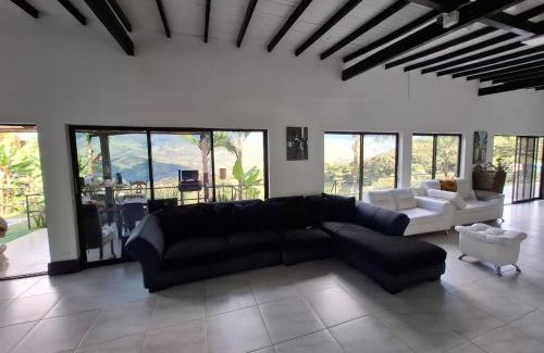 Donmatias Villa | Casa de lujo wifi jacuzzi charcos parking