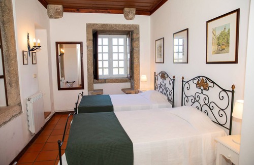 Ponte de Lima Resort | Unforgettable Stay at Casa de Luou with Kitchen & Breakfast
