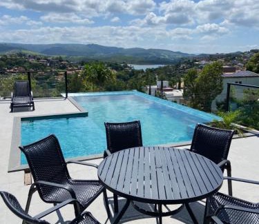 Capitolio House | Discover CASA DE LUXO ESCARPAS DO LAGO with Pool Access