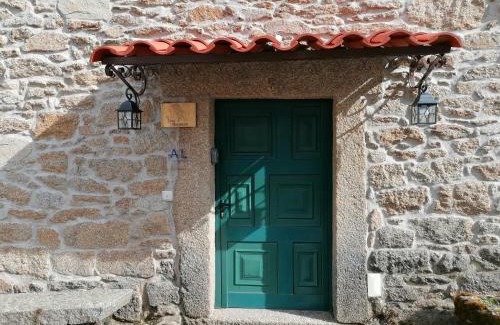 Miranda do Douro House | Discover Casa de Maçaneira: Pet-Friendly Oasis with High Ratings