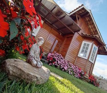 Lavras Novas Ski Chalet | Kid-Friendly Retreat at Casa de Madeira in Lavras Novas