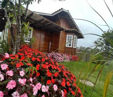 Lavras Novas Ski Chalet | Kid-Friendly Retreat at Casa de Madeira in Lavras Novas