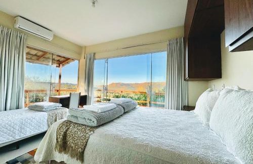 Alto Paraiso de Goias House | Inviting Casa de Maitreya: Pet-Friendly Retreat with Pool