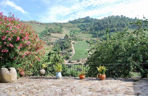Bomfim House | Elegant Casa de Mendiz: Family-Friendly with Pool Access