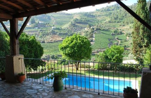 Bomfim House | Elegant Casa de Mendiz: Family-Friendly with Pool Access