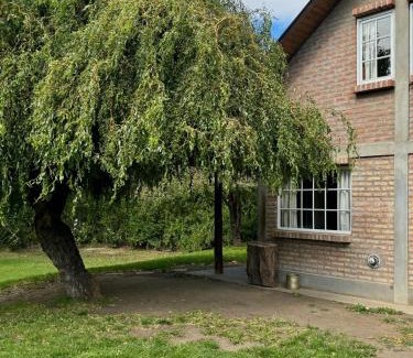 El Calafate House | Family-Friendly Retreat at Casa de Mimbres Awaits You