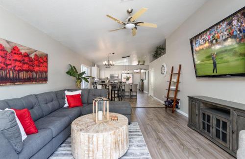 North Scottsdale House | Relax at Casa De Mojave: Family-Friendly with Pool & Breakfast