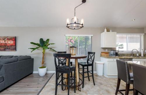 North Scottsdale House | Relax at Casa De Mojave: Family-Friendly with Pool & Breakfast