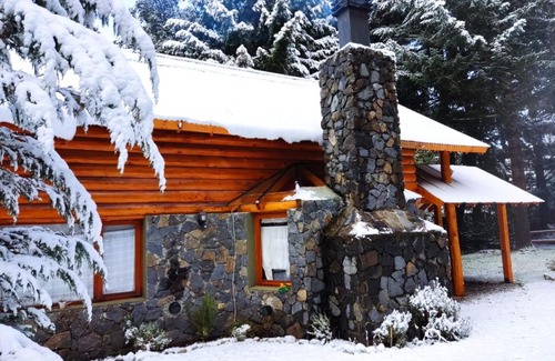 Puerto Manzano Ski Chalet | Mountain Retreat Casa de Montaña Rumel: 9.5/10 Rated Stay