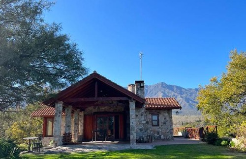 San Javier House | Inviting Casa de montaña: Family-Friendly with Pool