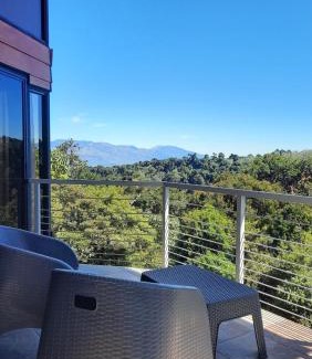 San Isidro Villa | Family-Friendly Stay at Casa de Montaña Arisa - Rated 9.8
