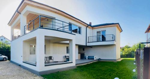 2 Mai House | Discover Casa de Oaspeti 2 Mai: Kid-Friendly Retreat