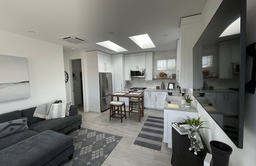 Point Loma Cottage | Experience Oceanfront Bliss at Casa de Orchard in Point Loma