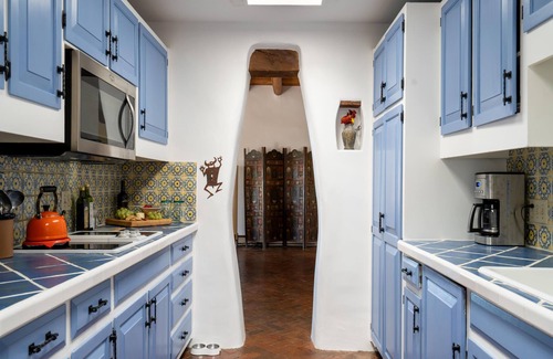 Seton Village House | Casa De Oro: Mountain Views & Family-Friendly Amenities