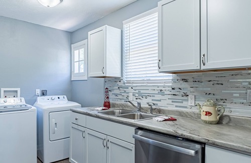 Omaha House | Discover Casa de Paz: 4-Bedroom Oasis Near the Zoo