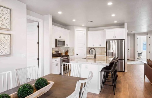 Washington House | Casa de Pazos: Prime Location with Incredible Amenities!