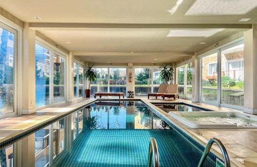 Carniel Apartment | Experience Casa de Pedra: 4-Star Retreat with Pool & Pets