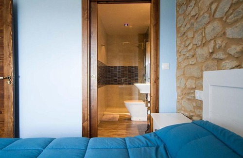 A Ameixenda House | Family-Friendly Retreat at Casa de Pedra O Carballal